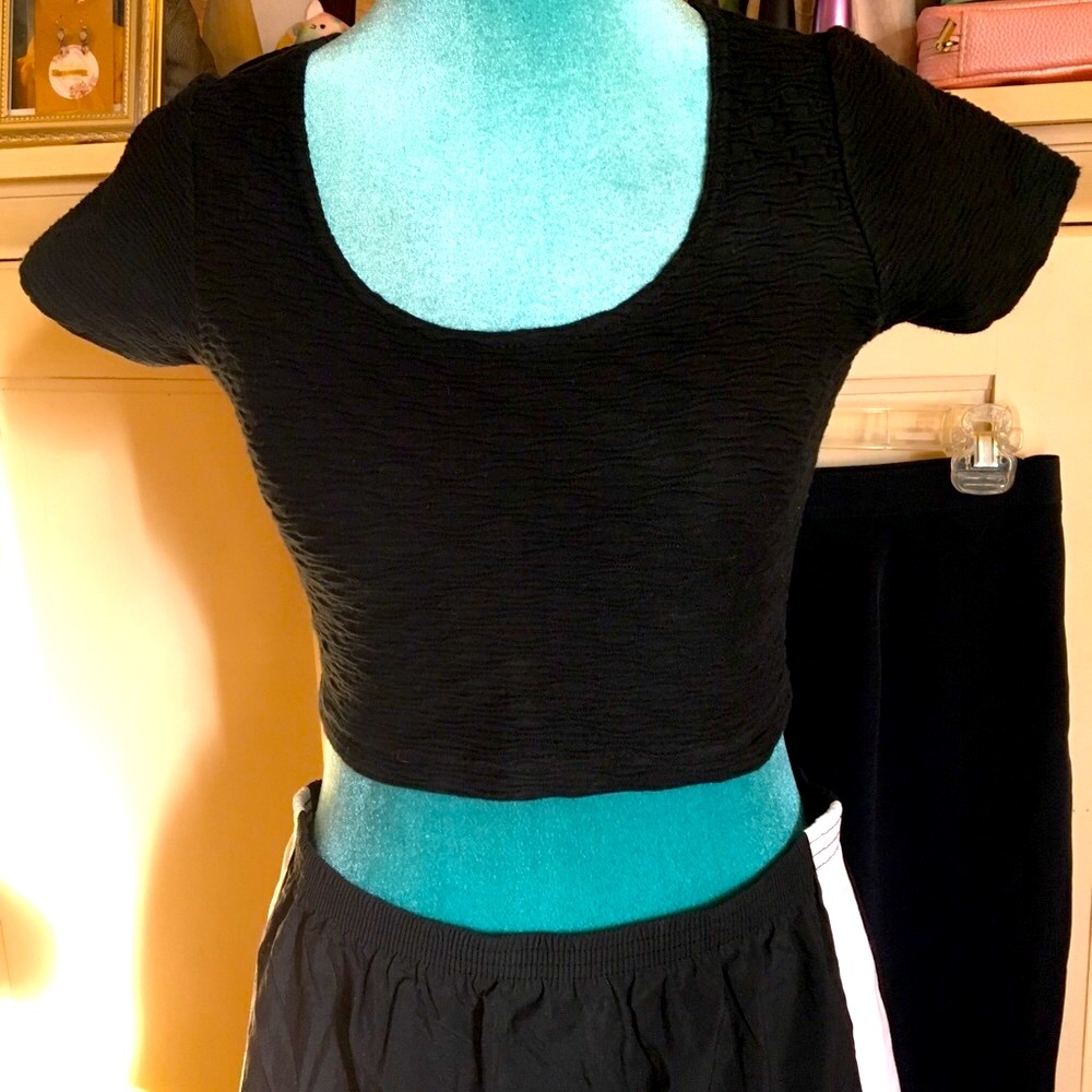 Vintage 90s Black fitted crop top with texture design Small